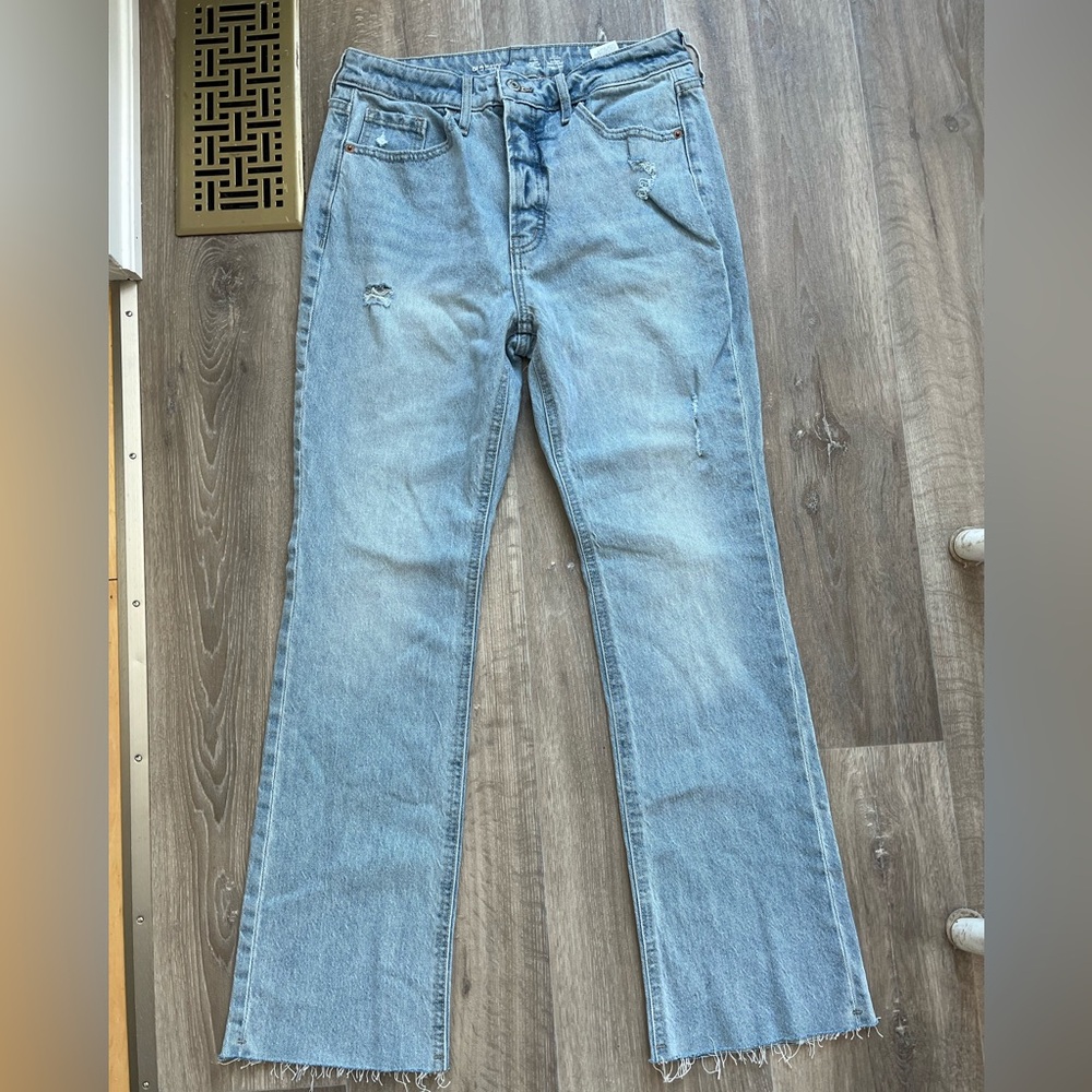 NWOT Old Navy Lightwash Extra High Rise Kicker Boot cut Jean